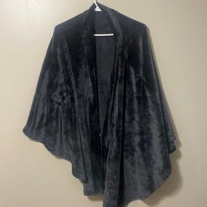 Sleeveless Shawl/Cloak